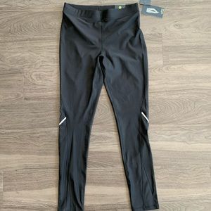 Xersion Black NWT athletic leggings size M
